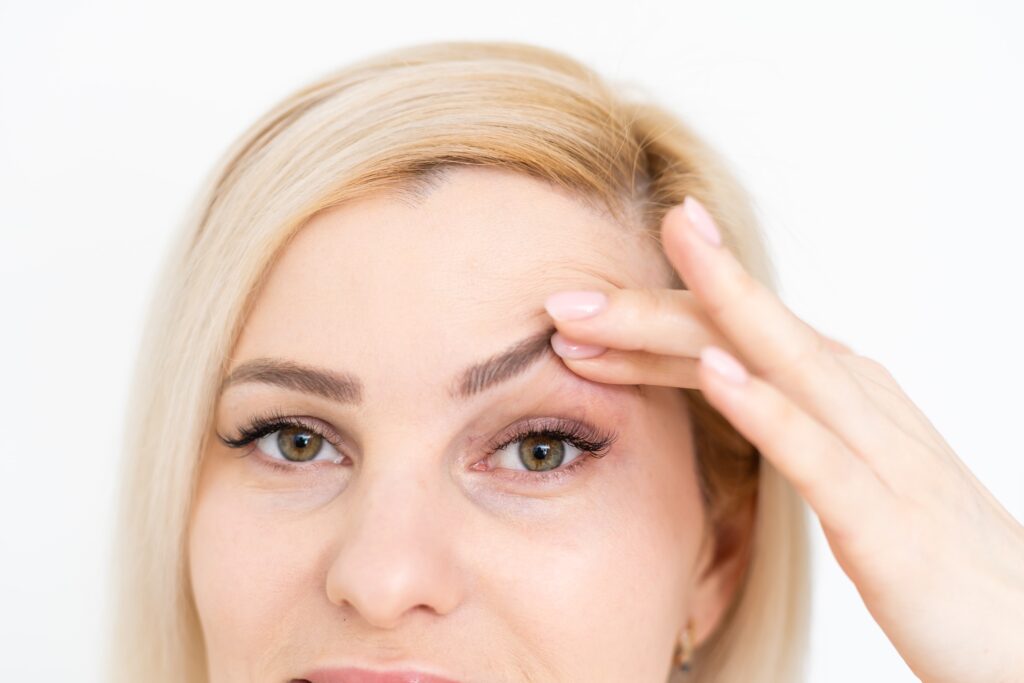 What Causes Hooded Eyes?
